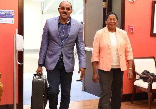 1X3A7401 Minister Pennelope Beckles and Prime Minister of Antigua and Barbuda Gaston Browne of